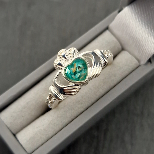 Memorial Ring claddagh design