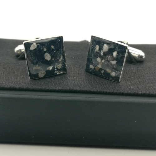 Silver square slim frame cufflinks with ashes