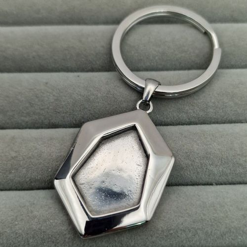 Chunky Geometric Memory keyring with ashes