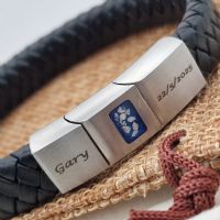 Leather bracelet with rectangle ashes clasp