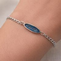 Memorial bracelet with oval ashes setting