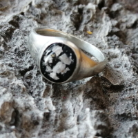 Signet ring with ashes (smaller size)