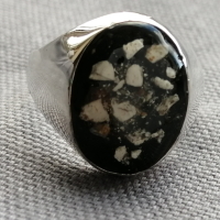 9ct gold Signet ring with ashes